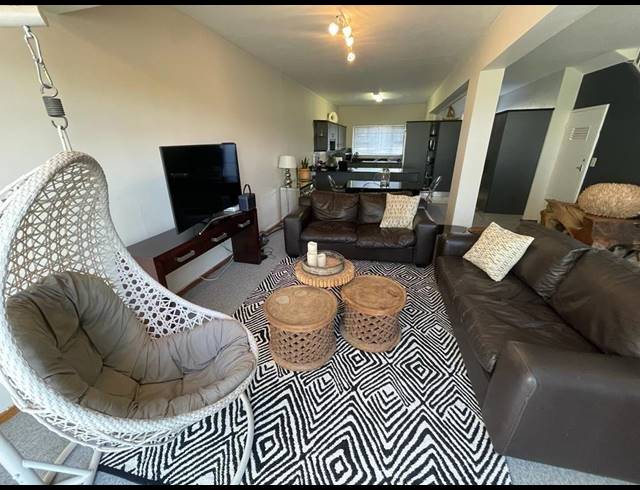3 BEDROOM APARTMENT RENTED IN SUMMERSTRAND